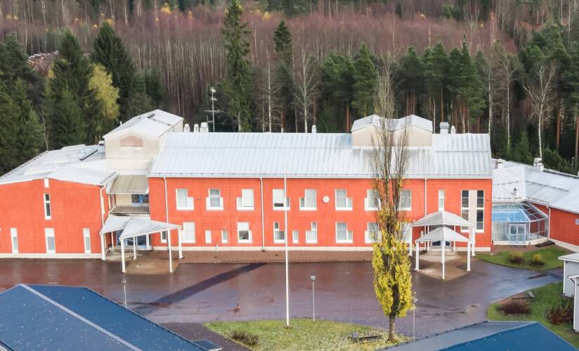 Yläkoulurakennus Juupajoen Koulukeskuksella